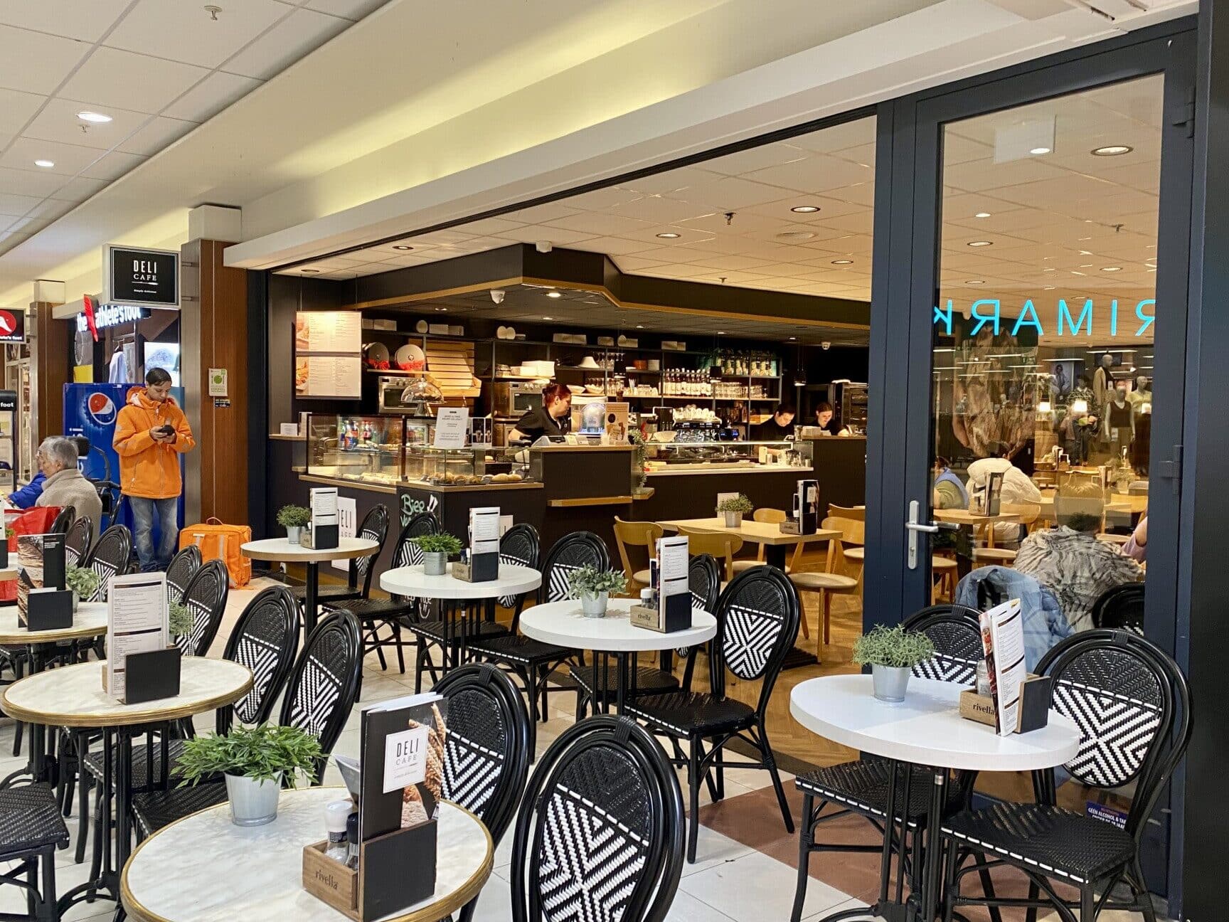Deli Café