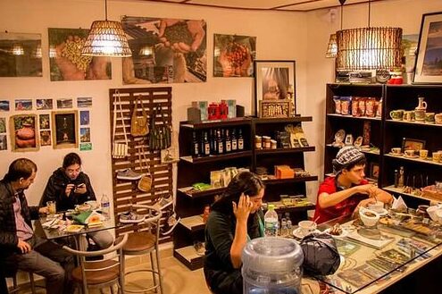Qallarix Coffee & Market